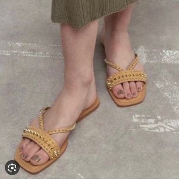 Zara NWT Studded Flat Sandals size 10 - Picture 6 of 6